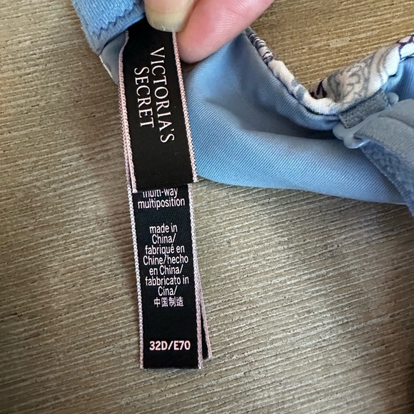 Victoria's Secret very sexy multi-way mauve Lace and Blue Paisley Bra Set 32d - Picture 3 of 7